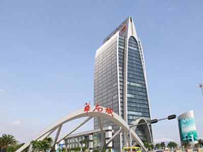 深圳市华南城发展大厦及总部大楼玻璃工程